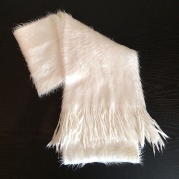 White scarf  - Picture 1 of 4